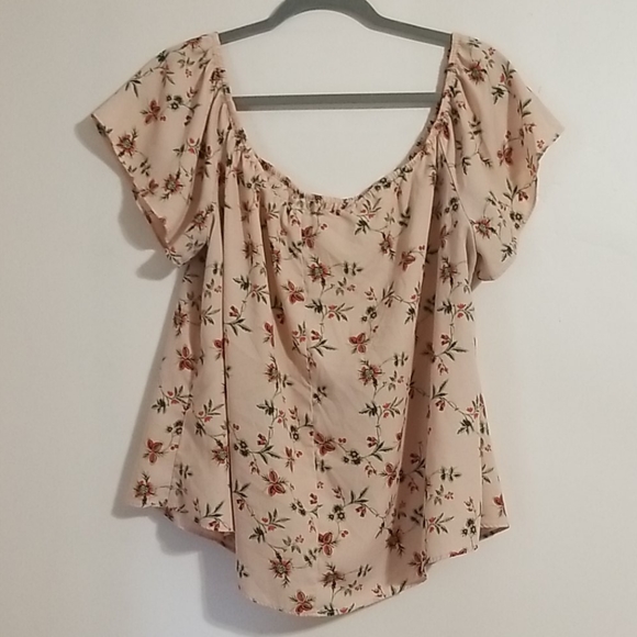 Sale!!! Plus sized! Floral off-the-shoulder shirt - Picture 2 of 3